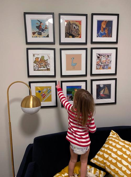 child_with_pictures.jpg